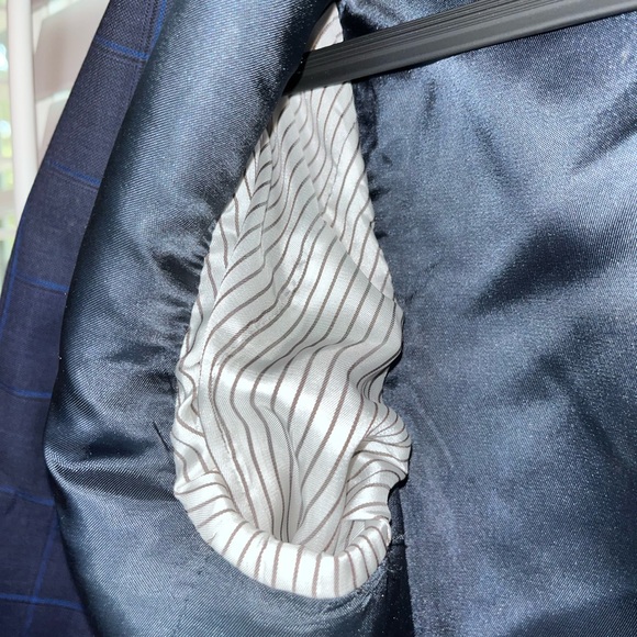 Michael Kors- size 16R navy plaid suit set. Like new - Picture 3 of 16